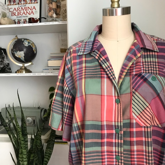 Vintage Tops - Vintage • Picnic Perfect Button Down